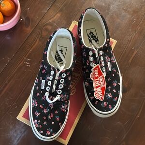 Women’s Vans Floral Size 9.0